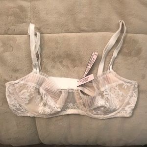 Victoria’s Secret Unlined Lace Bralette